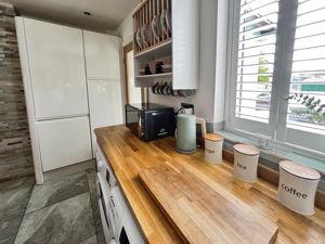 Kitchen- click for photo gallery